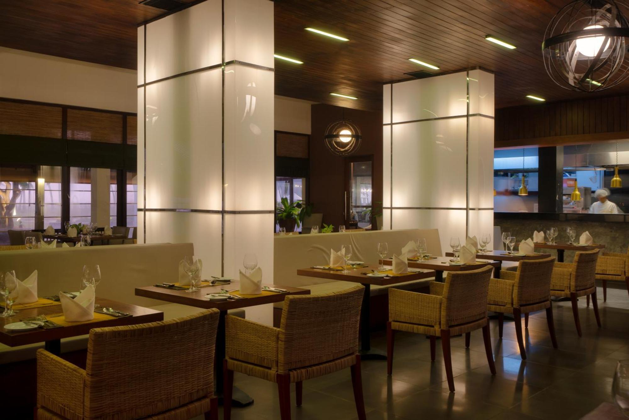 The Blue Water - Geoffrey Bawa Heritage - City Resort Hotel Wadduwa Ngoại thất bức ảnh